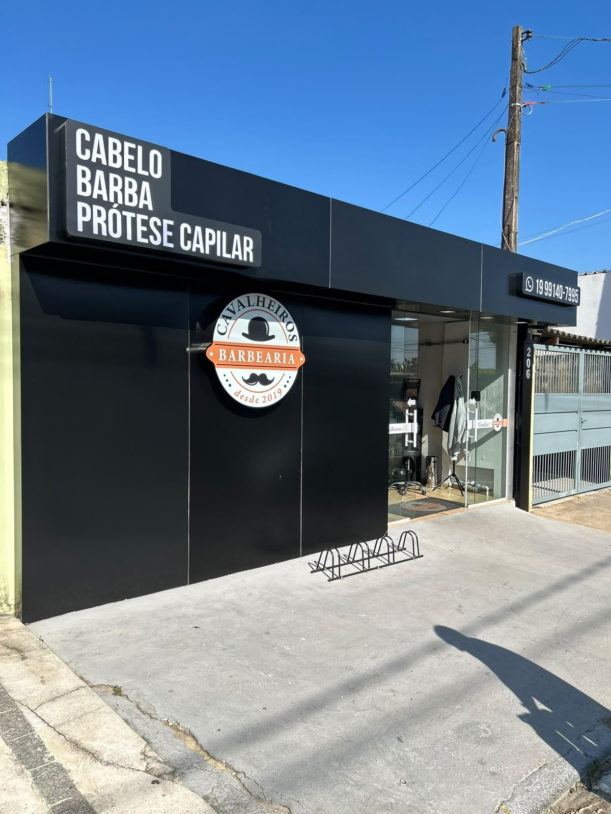 Fachada comercial em ACM